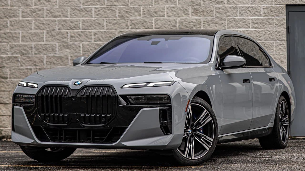 BMW 760xi — luxury rental from DDE Rentals