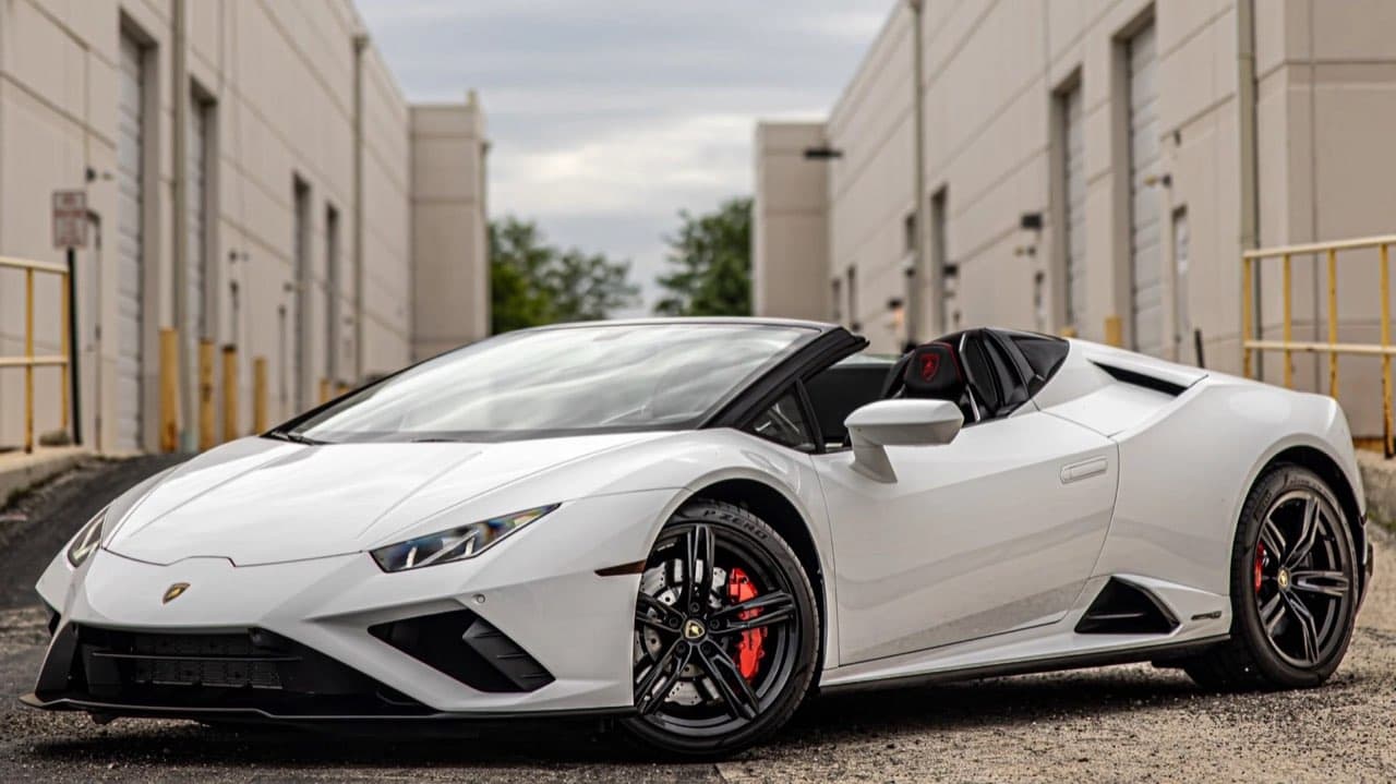 Lamborghini Huracán EVO — luxury rental from DDE Rentals