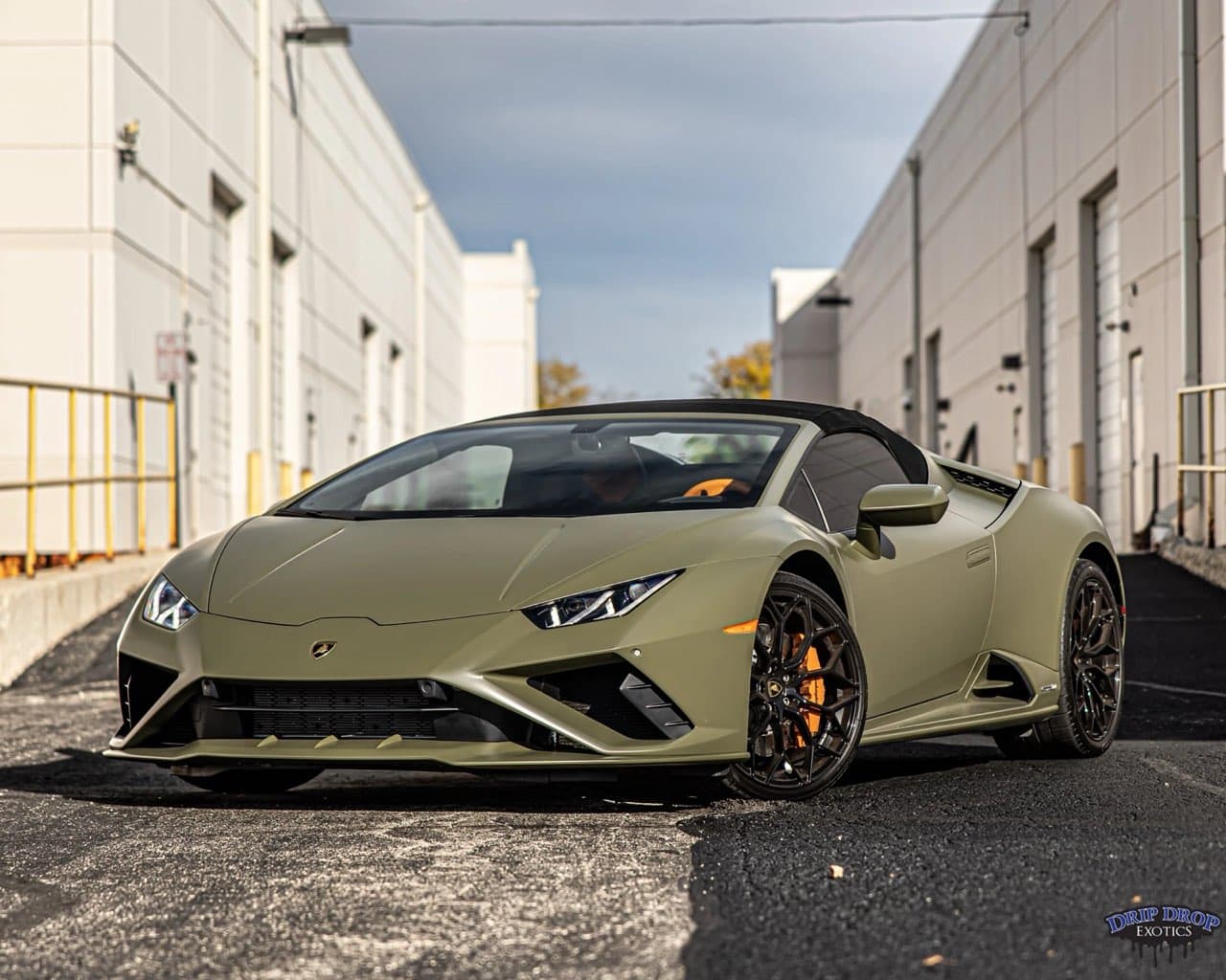 Lamborghini Huracán EVO (Verde) — gallery photo 2 of 6, Chicago exotic rental