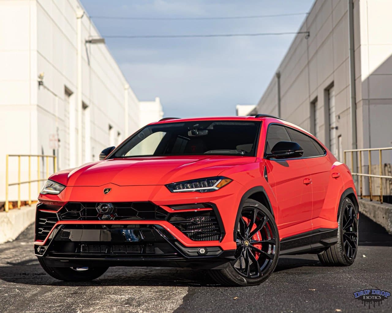 Lamborghini Urus (Rosso) — gallery photo 2 of 6, Chicago exotic rental