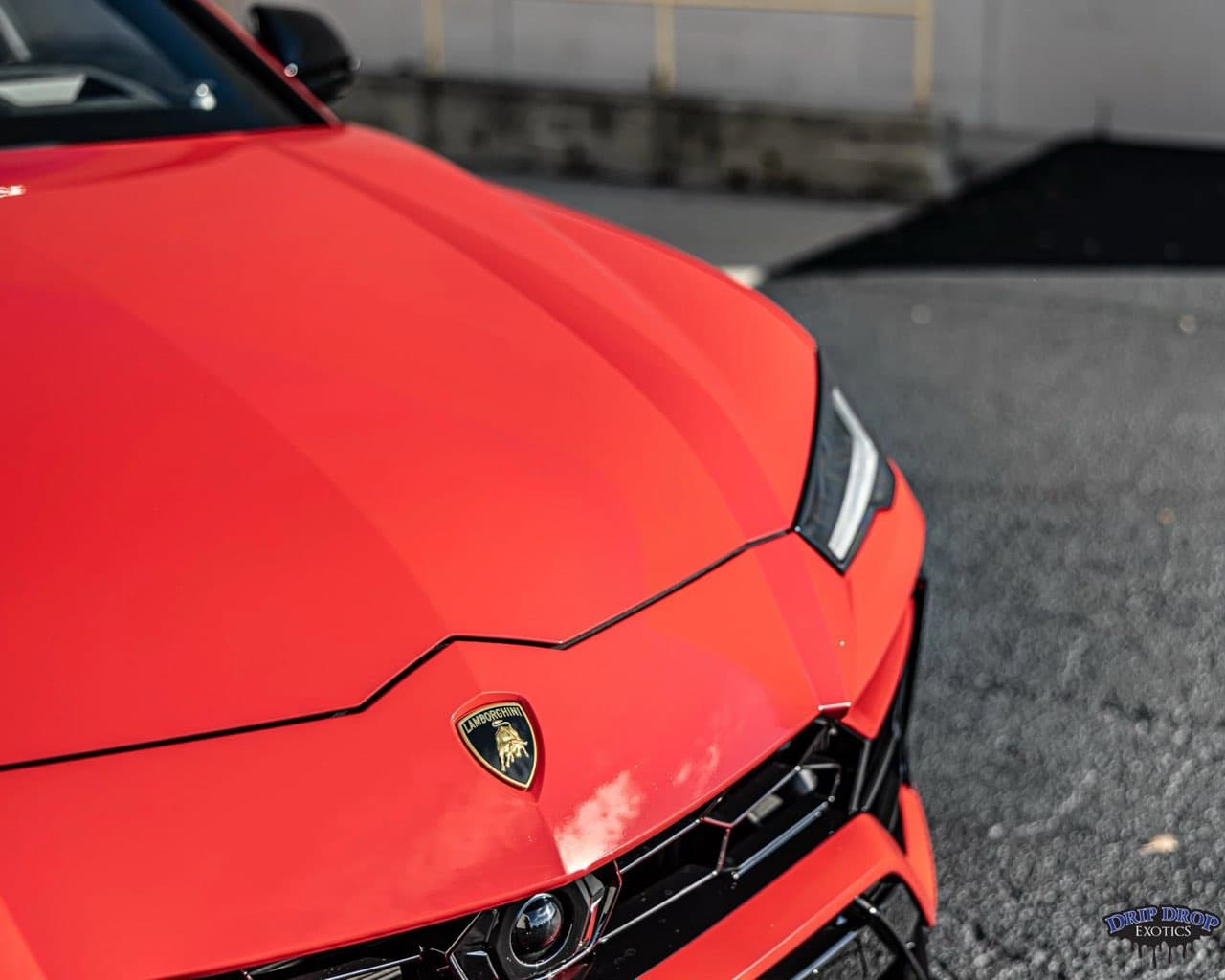 Lamborghini Urus (Rosso) — gallery photo 4 of 6, Chicago exotic rental