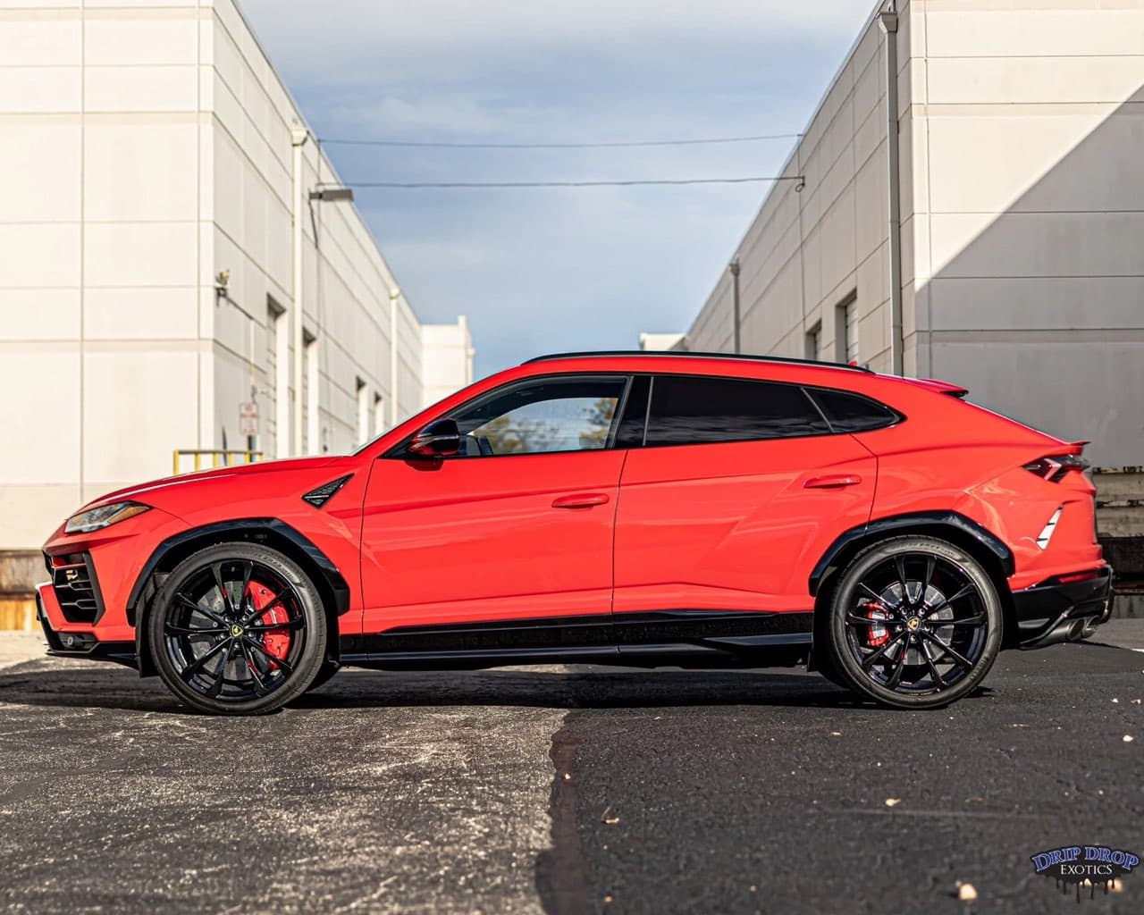 Lamborghini Urus (Rosso) — gallery photo 5 of 6, Chicago exotic rental