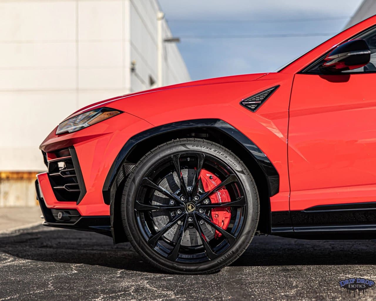 Lamborghini Urus (Rosso) — gallery photo 6 of 6, Chicago exotic rental