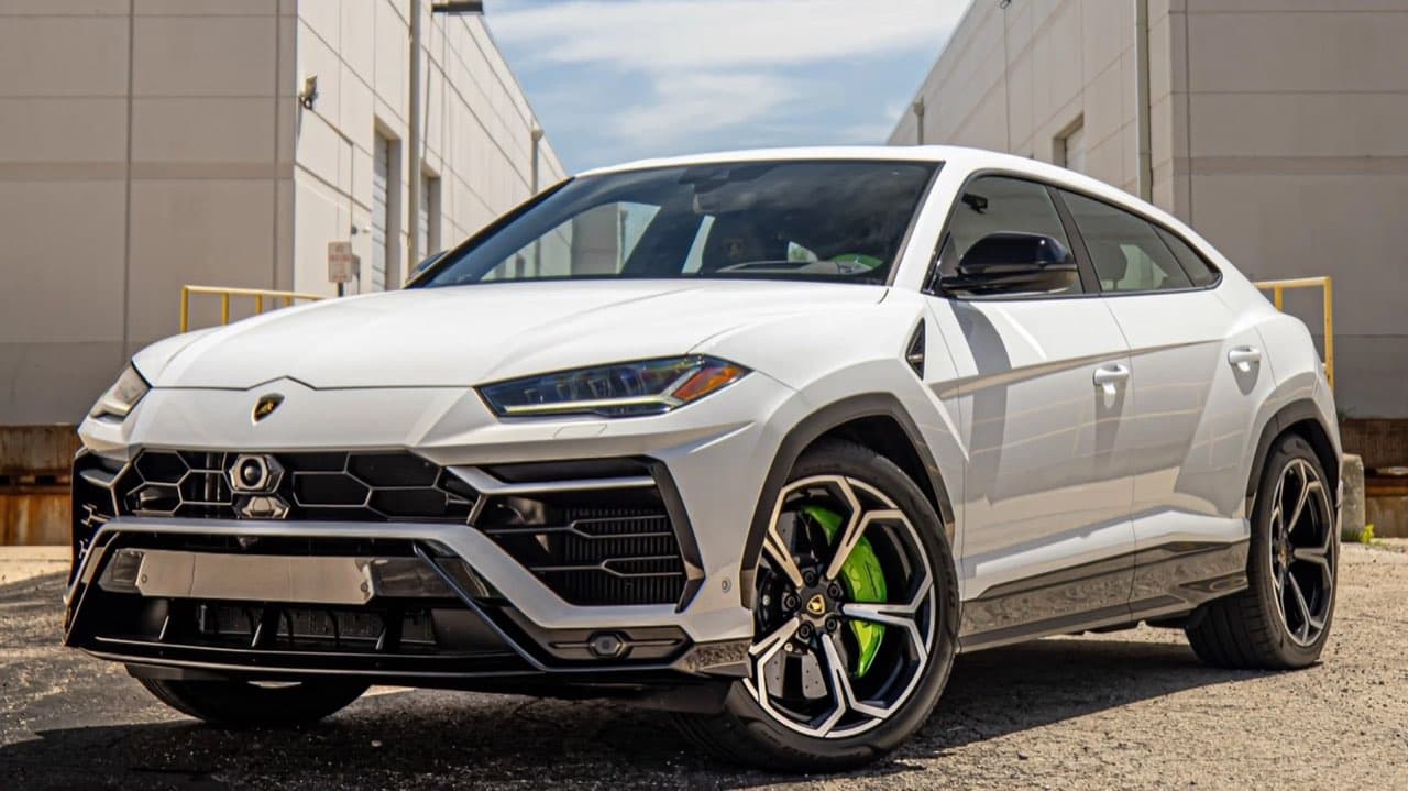 Lamborghini Urus (Bianco) — gallery photo 2 of 6, Chicago exotic rental