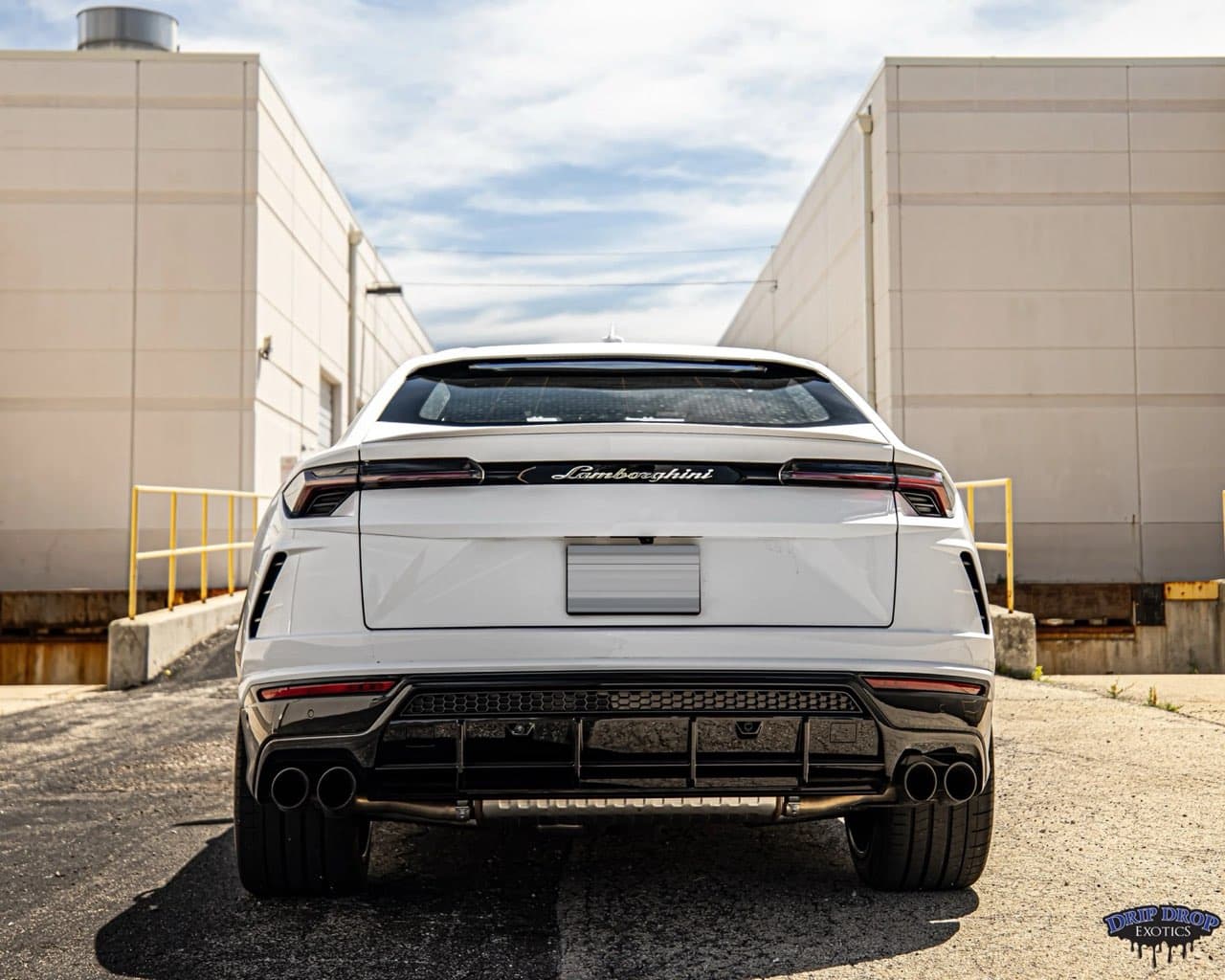 Lamborghini Urus (Bianco) — gallery photo 5 of 6, Chicago exotic rental