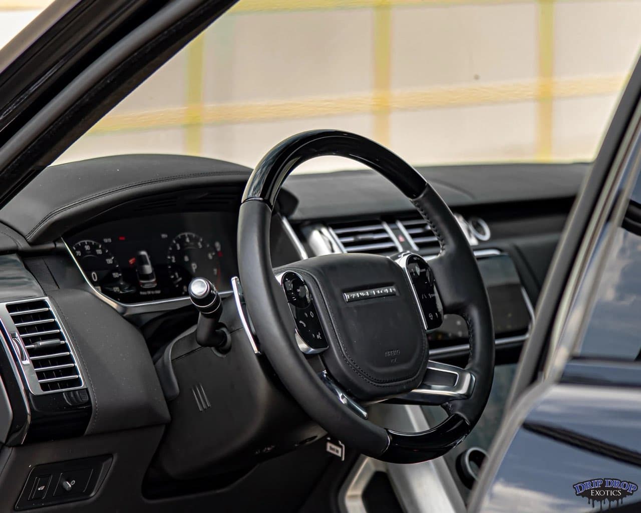 Land Rover Range Rover Autobiography — gallery photo 4 of 5, Chicago exotic rental